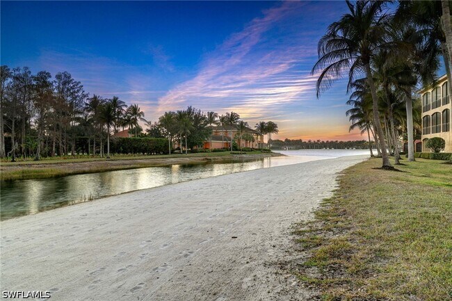 Building Photo - 10821 Vivaldi Ct