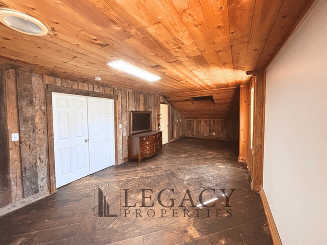 Building Photo - Scuffletown