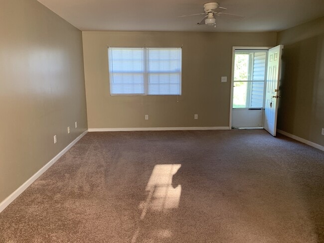 Building Photo - 3bed/2bath Home close to Community Center