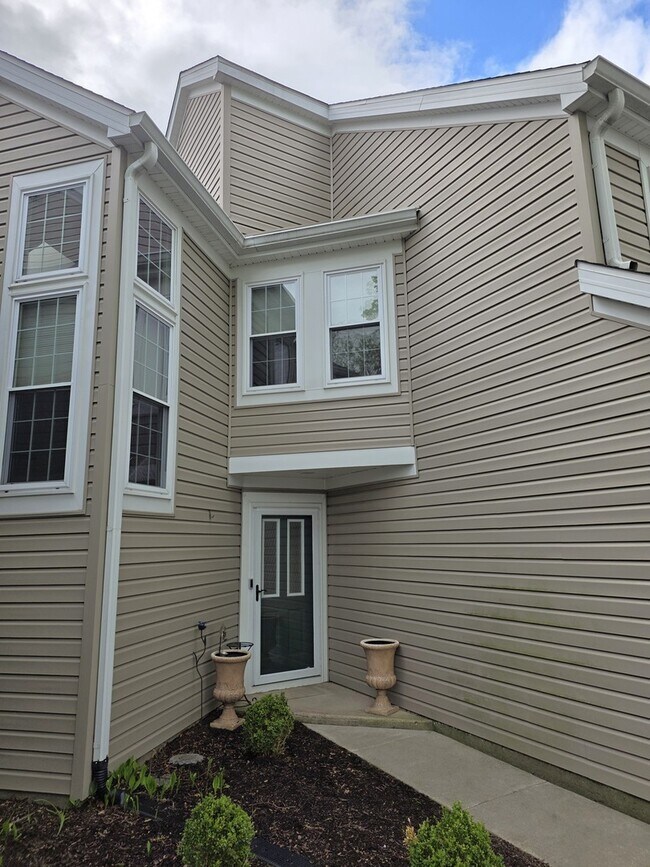Building Photo - 344 Kildare Ct