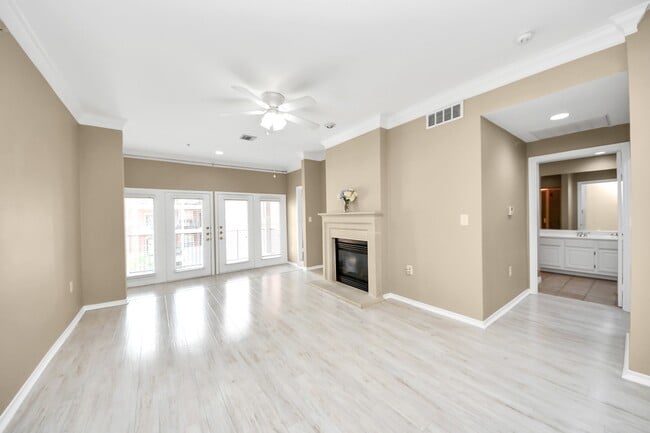 Building Photo - 2400 McCue Rd