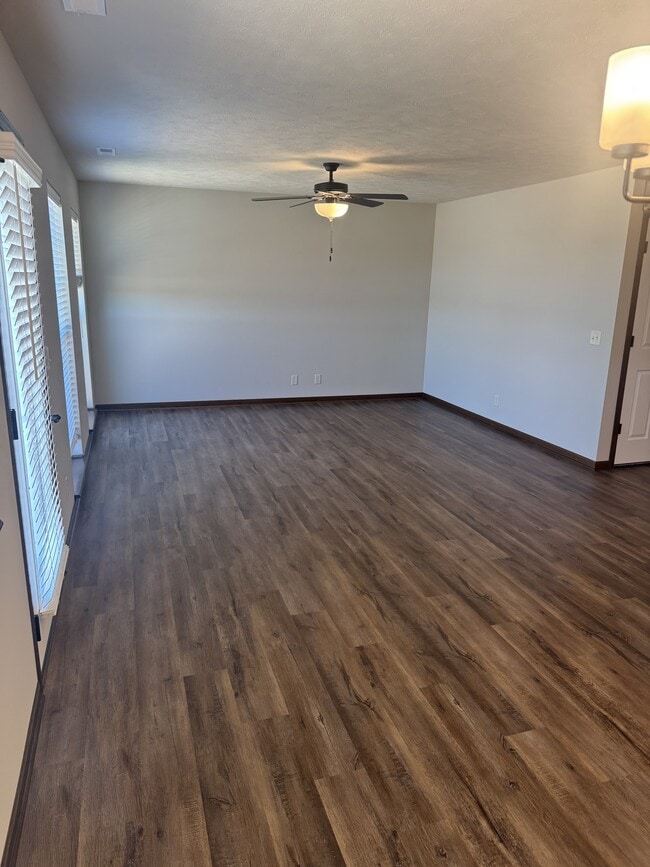 Building Photo - 321 W Samuel Ave