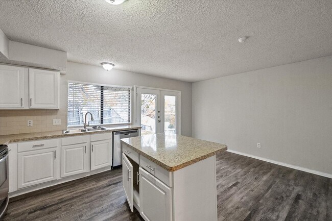 Building Photo - Lake Arlington area 4 bedroom with large yard