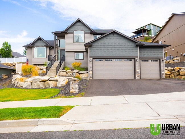 Primary Photo - 13524 N Mayfair Ln