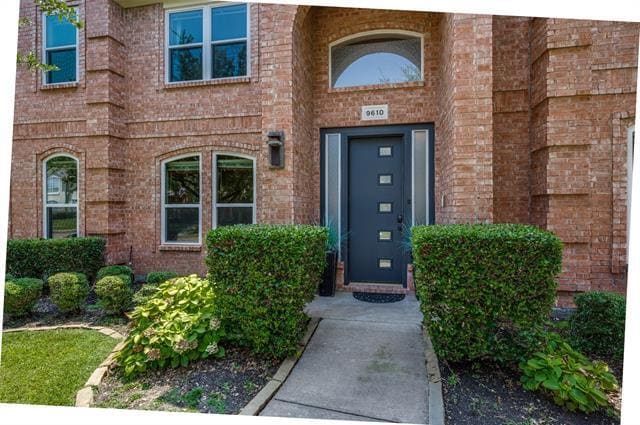 Building Photo - 9610 Windy Hollow Dr