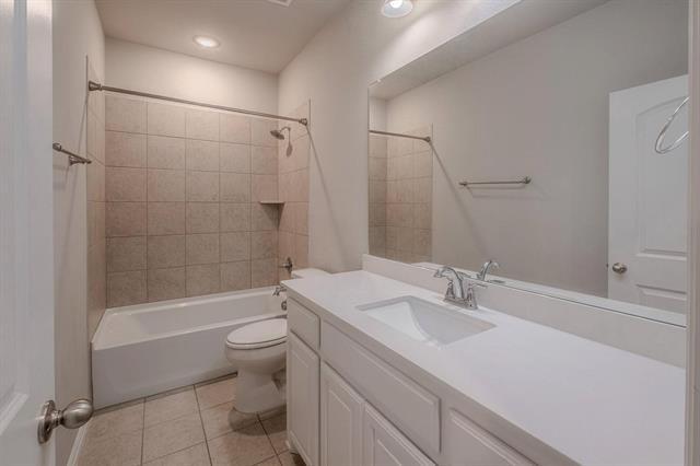 Building Photo - 15209 Belclaire Ave