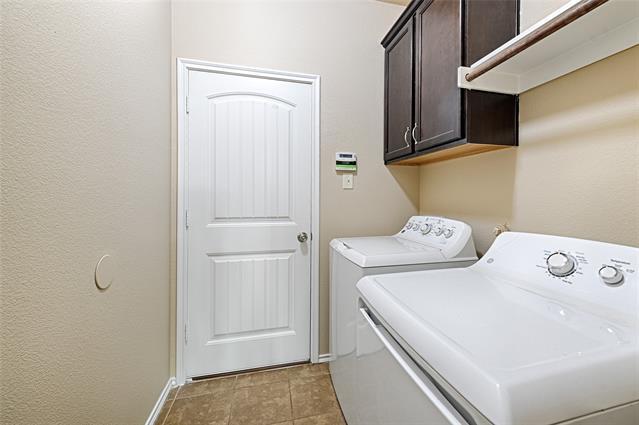 Building Photo - 1213 Lambert Dr