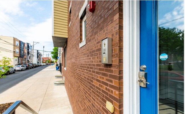 Building Photo - 1507 W Oxford St