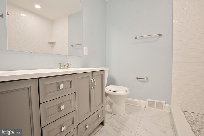 Building Photo - 316 Farm Rd