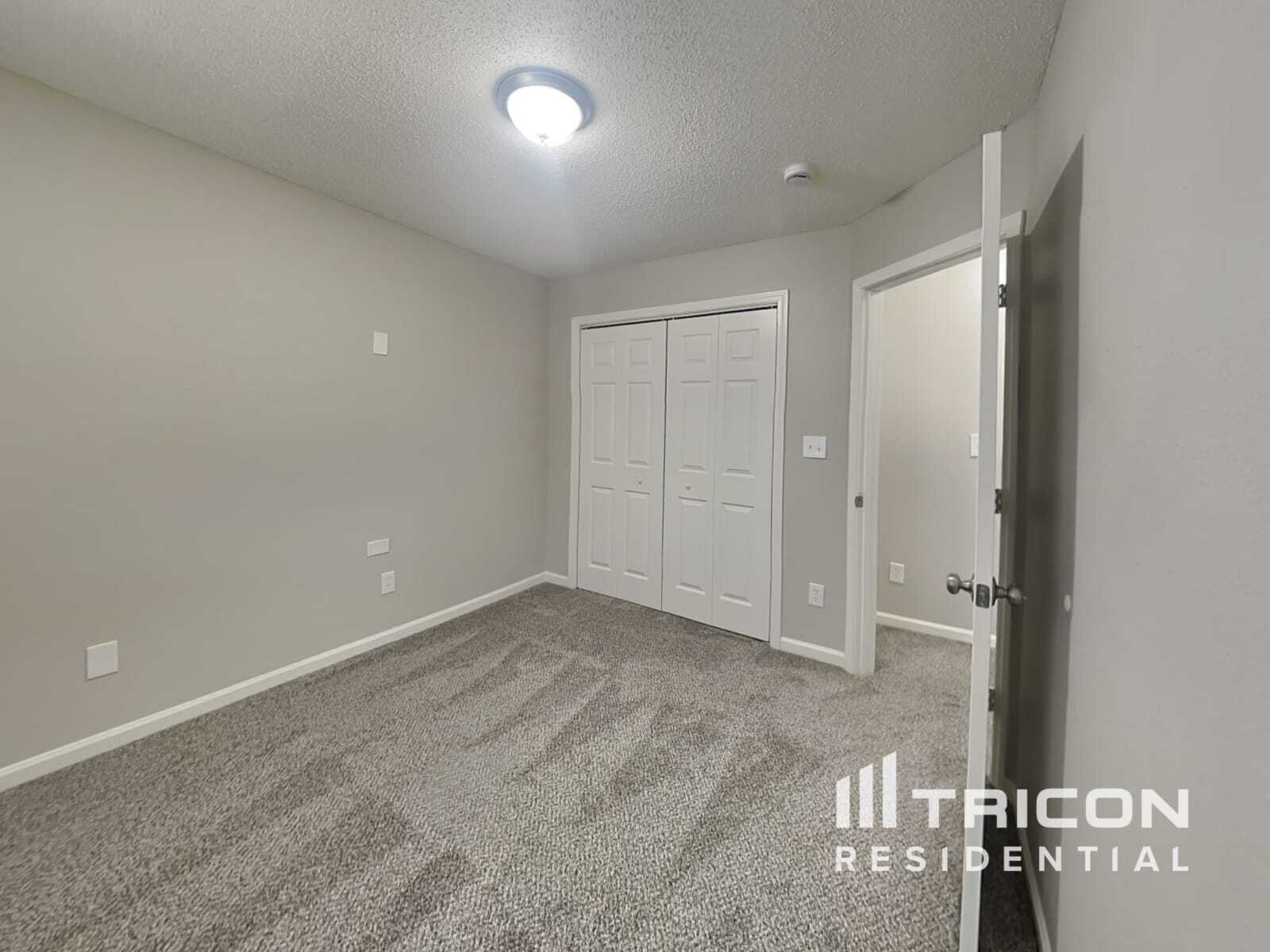 Building Photo - 8033 Lake Tree Cir