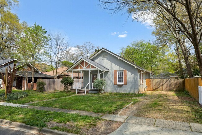 Building Photo - 43 1/2 Ash St NE