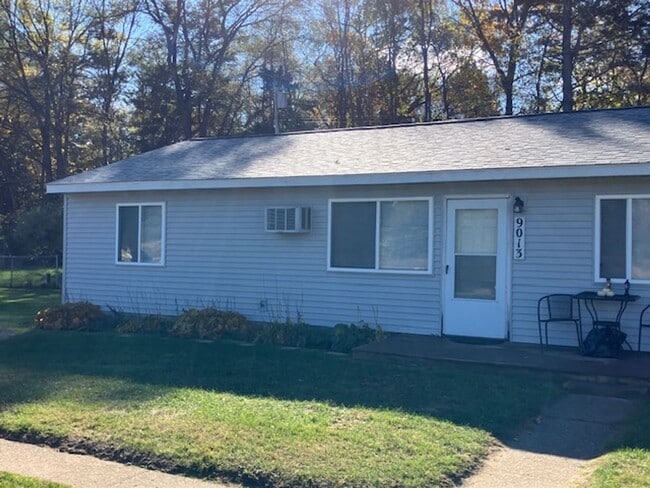 Building Photo - RANCH STYLE 3 BEDROOM DUPLEX FOR LEASE