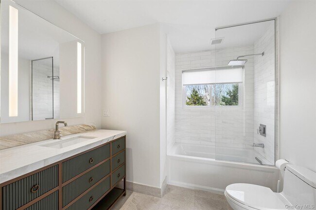 Building Photo - 14 Old Trail Rd