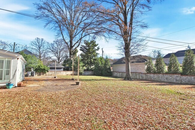 Building Photo - Pristine Cotswold Ranch for Lease!