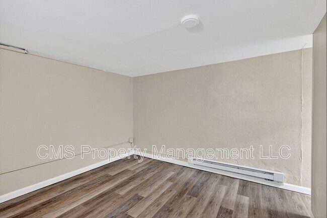Building Photo - 148 Davenport St