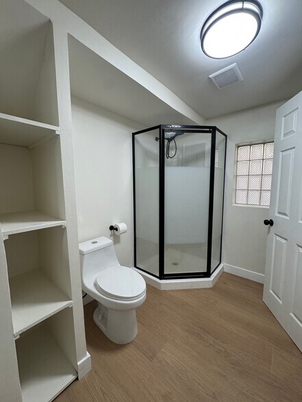 Building Photo - 1734 Prospect Ave