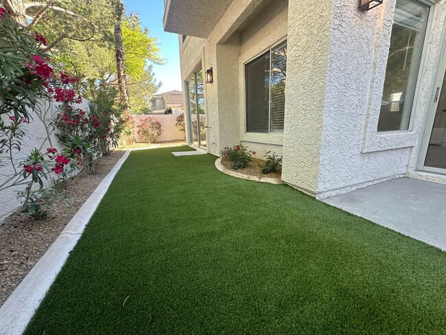 Building Photo - STUNNING DESERT SHORES MINUTES FROM THE LA...