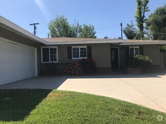 Building Photo - Redlands 4 Bedroom Home