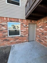 Building Photo - 300 Chalmette Dr