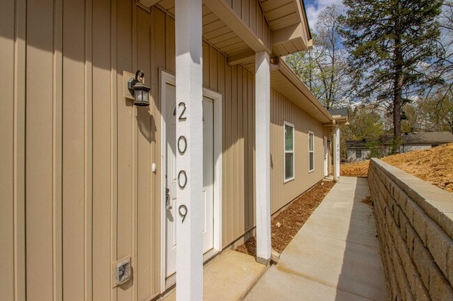 Building Photo - 2009-2011 Scotty Ct