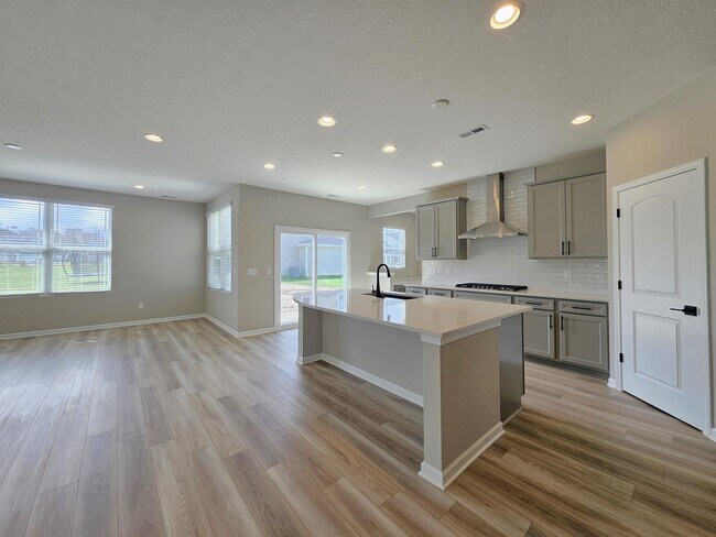Building Photo - 8604 Apricot Wy