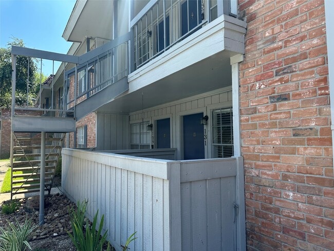 Building Photo - 2350 Bering Dr