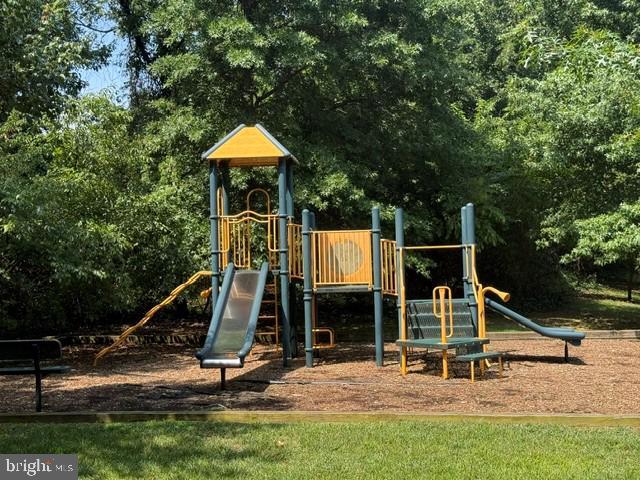 Building Photo - 2805 Forest Run Dr