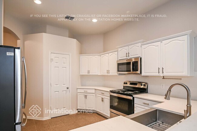 Building Photo - 1023 Concan Dr