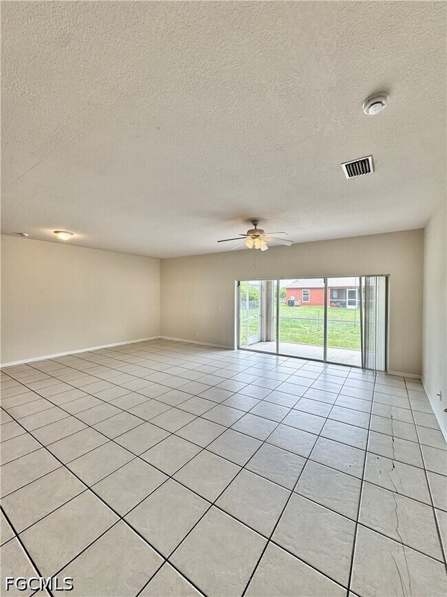 Building Photo - 530 Kilgour Ave S