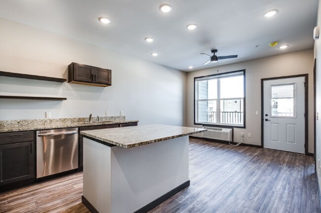 Building Photo - 1 Bedroom 1 Bathroom Apartment - Built in 2023 - New Richmond, WI