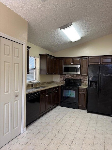 Building Photo - 776 Wolf Creek Ct