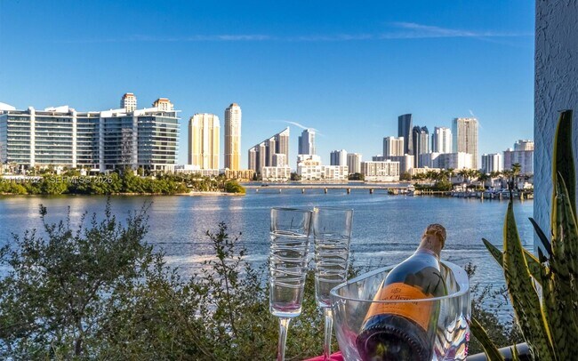 Building Photo - 3255 NE 184th St