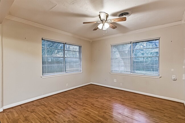 Building Photo - 6425 N Ridgecrest Dr