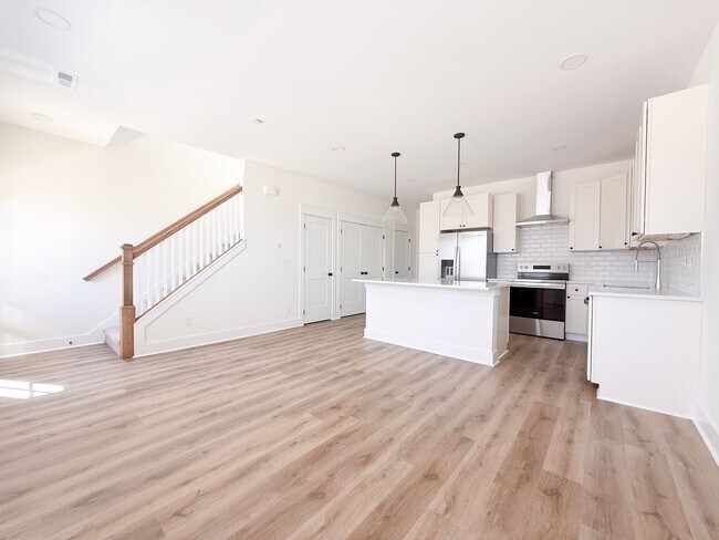 Building Photo - Tristan Style 3-Bedroom w/ Flex Room + Summer Special