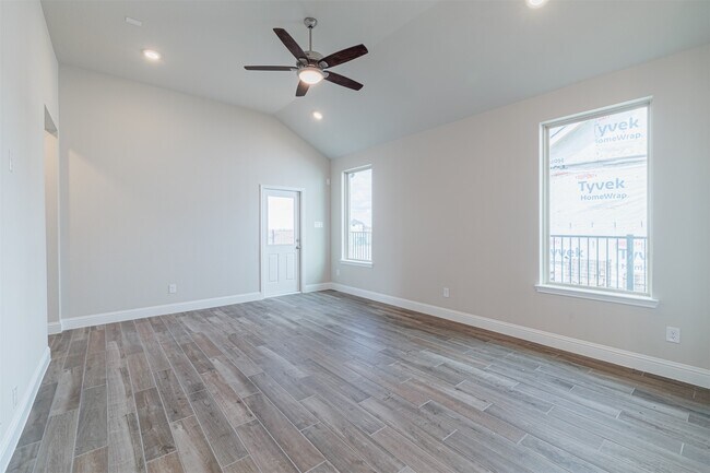 Building Photo - 12611 White Pelican Ct