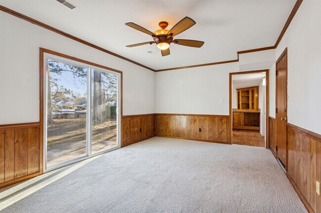 Building Photo - 3BR 2.5 BA Mid-Town Newport News