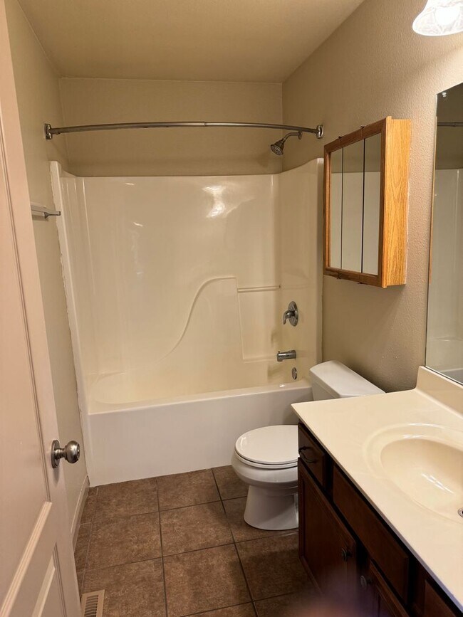 Building Photo - 403 Camel Ct