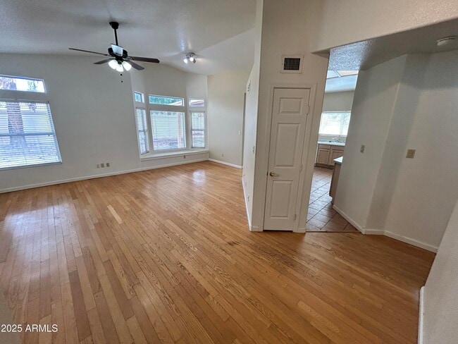 Building Photo - 1233 N Pebble Beach Dr