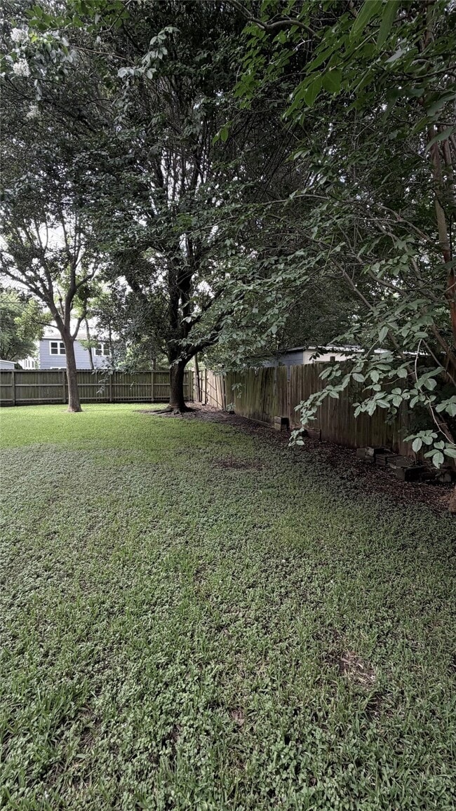 Building Photo - 1118 Hunter Dr