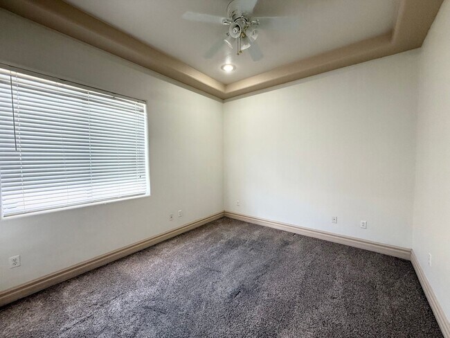 Building Photo - 5/BD 2.5/BA Spacious Home with Casita, RV ...