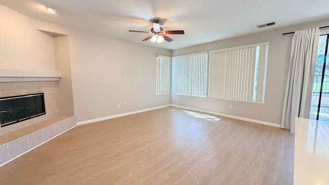 Building Photo - Beautiful 3 bedroom with AC in San Marcos