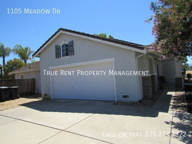 Building Photo - Beautiful 3 Bed, 2 Bath Home in Great Live...