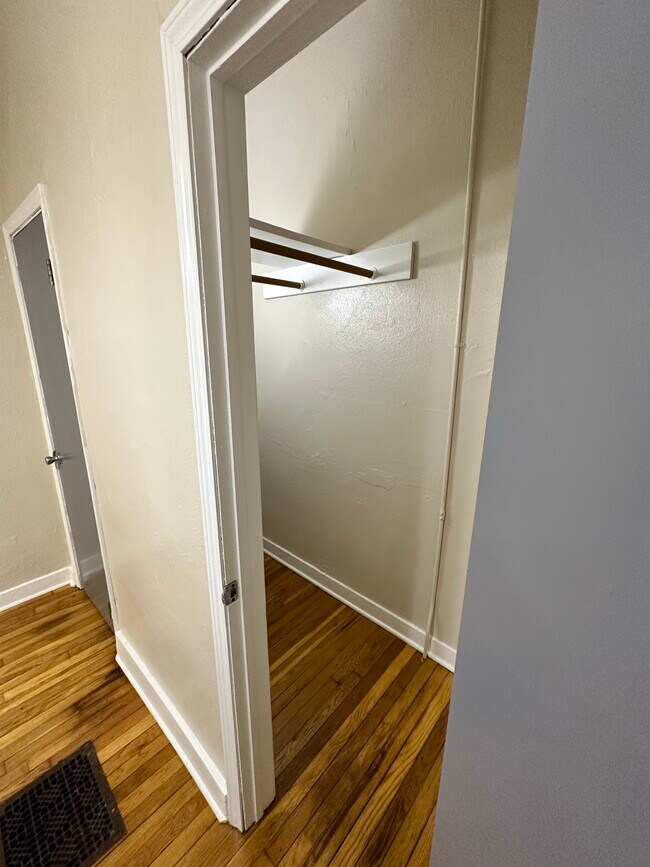 Building Photo - 1635 White St