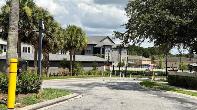 Building Photo - 326 Chelsea Dr