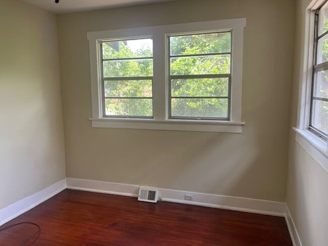 Building Photo - 1177 Tate Dr