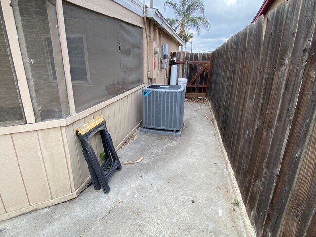 Building Photo - Granite Hills 4 Bedroom Home!