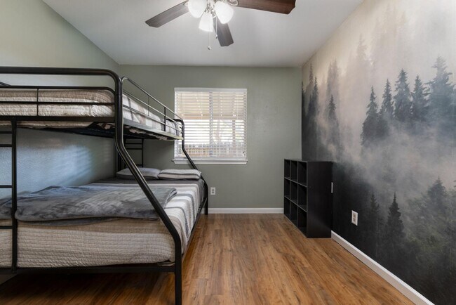 Building Photo - 15531 Knollglade