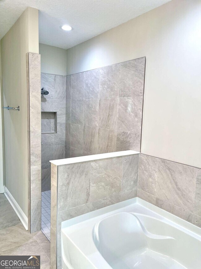 Building Photo - 160 The Villas Wy