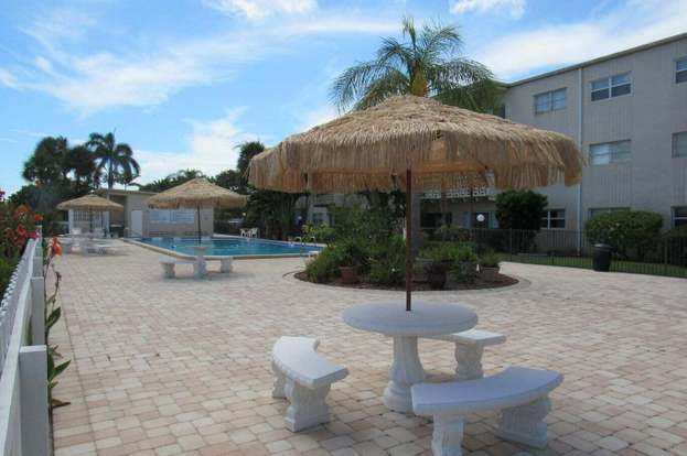 Building Photo - 221 Columbia Dr