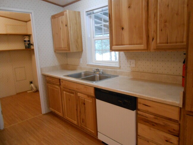Building Photo - 19542 River Woods Dr